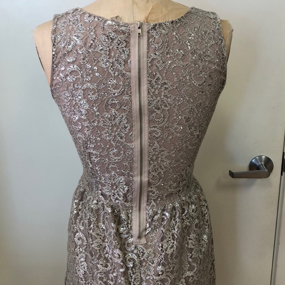 EIGHT SIXTY V NECK SHIMMER DRESS SIZE SMALL - Picture 5 of 6